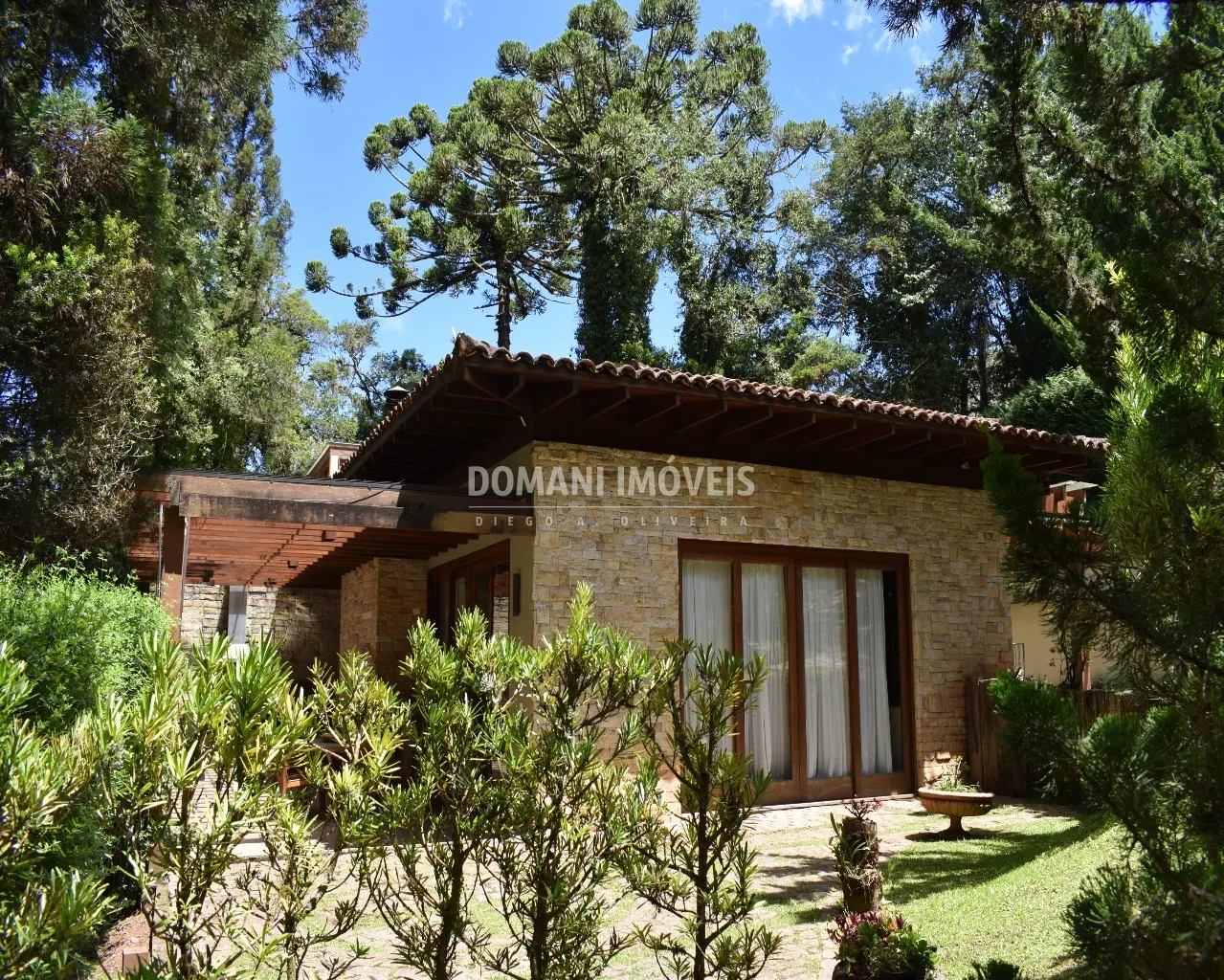 Casa à venda de 1.445 m² em Campos do Jordão, SP, Brasil