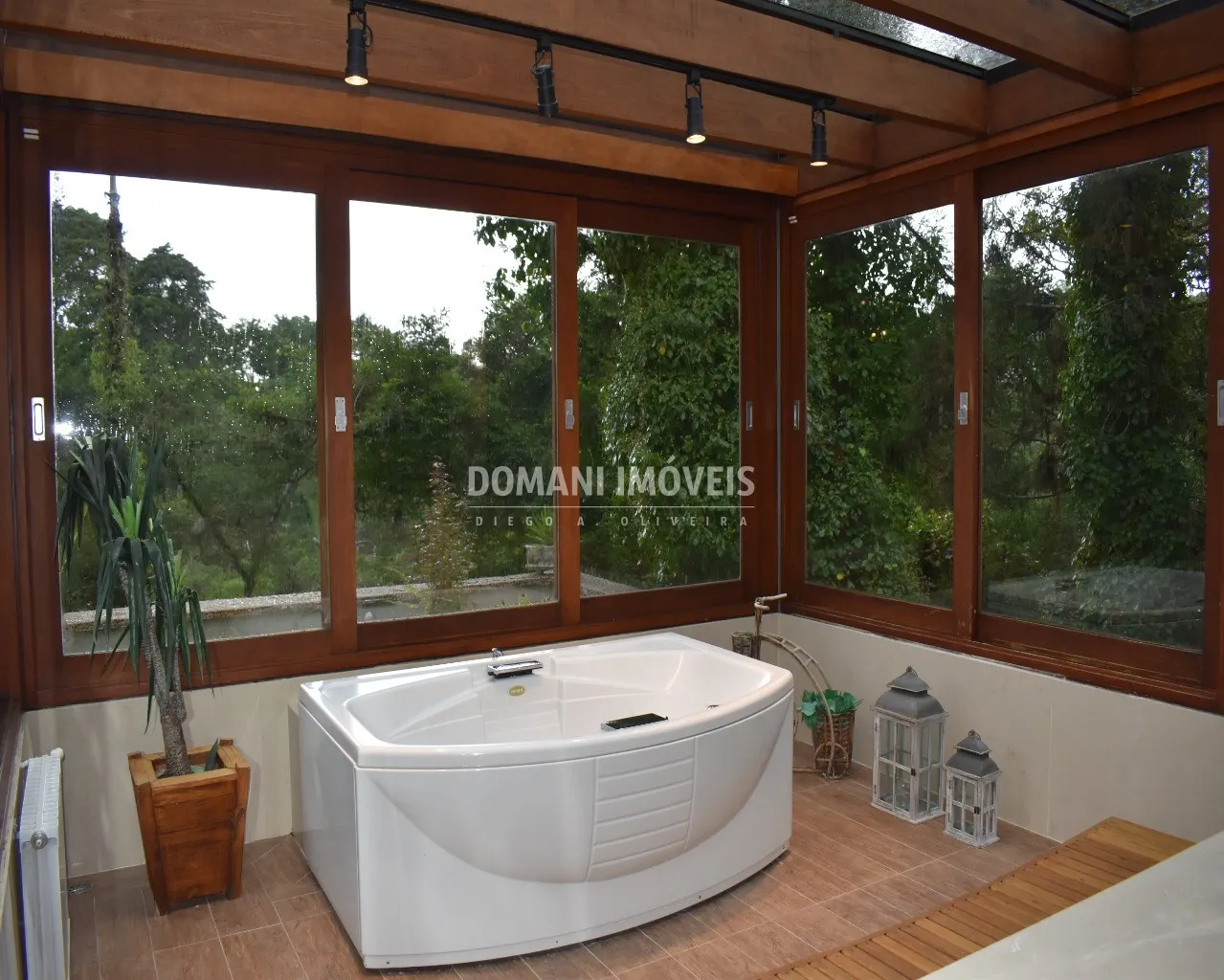 Casa à venda de 1.445 m² em Campos do Jordão, SP, Brasil