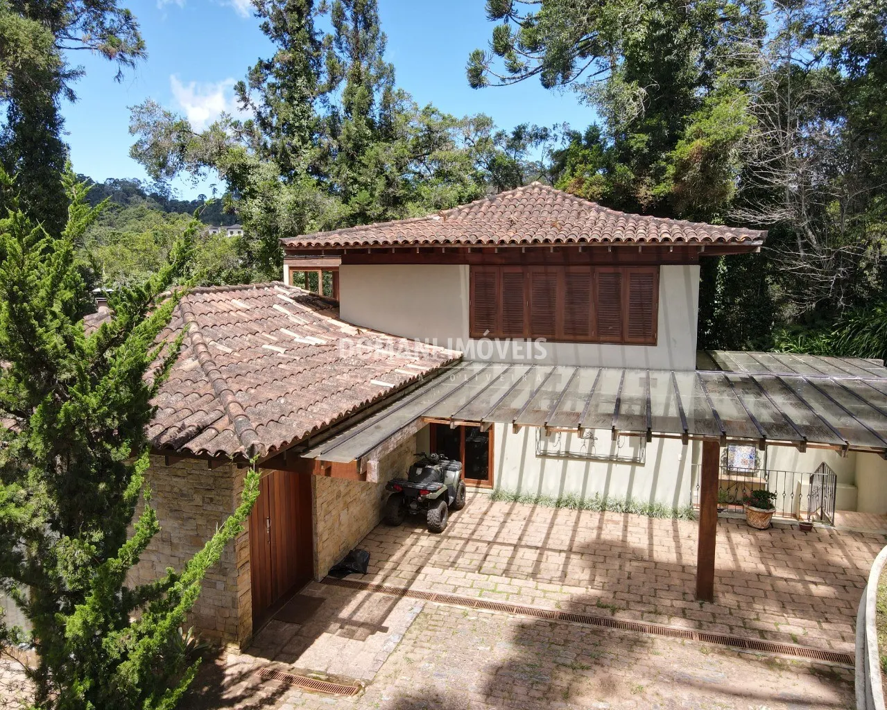 Casa à venda de 1.445 m² em Campos do Jordão, SP, Brasil