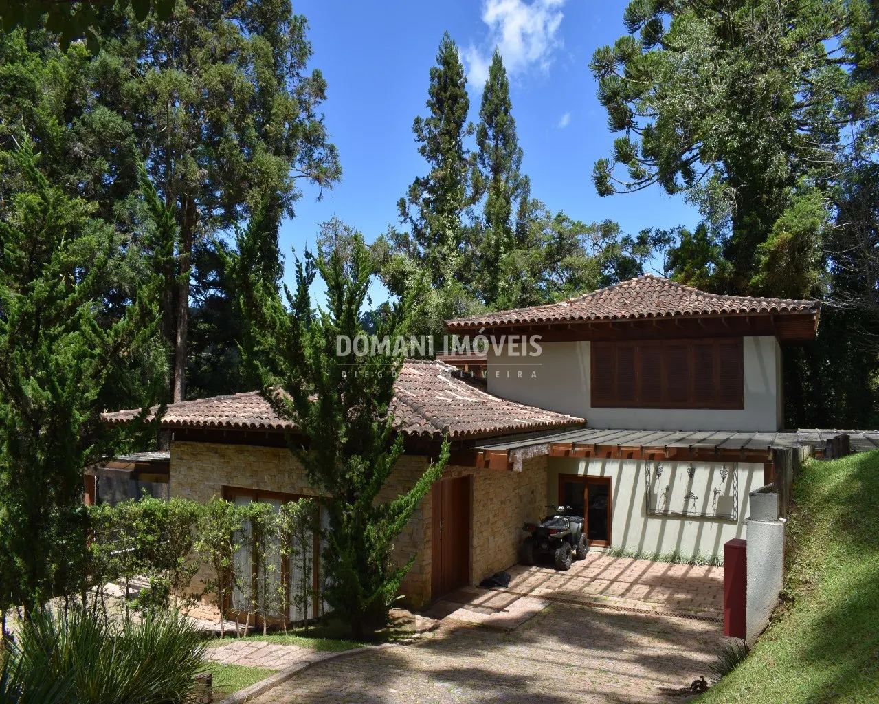 Casa à venda de 1.445 m² em Campos do Jordão, SP, Brasil