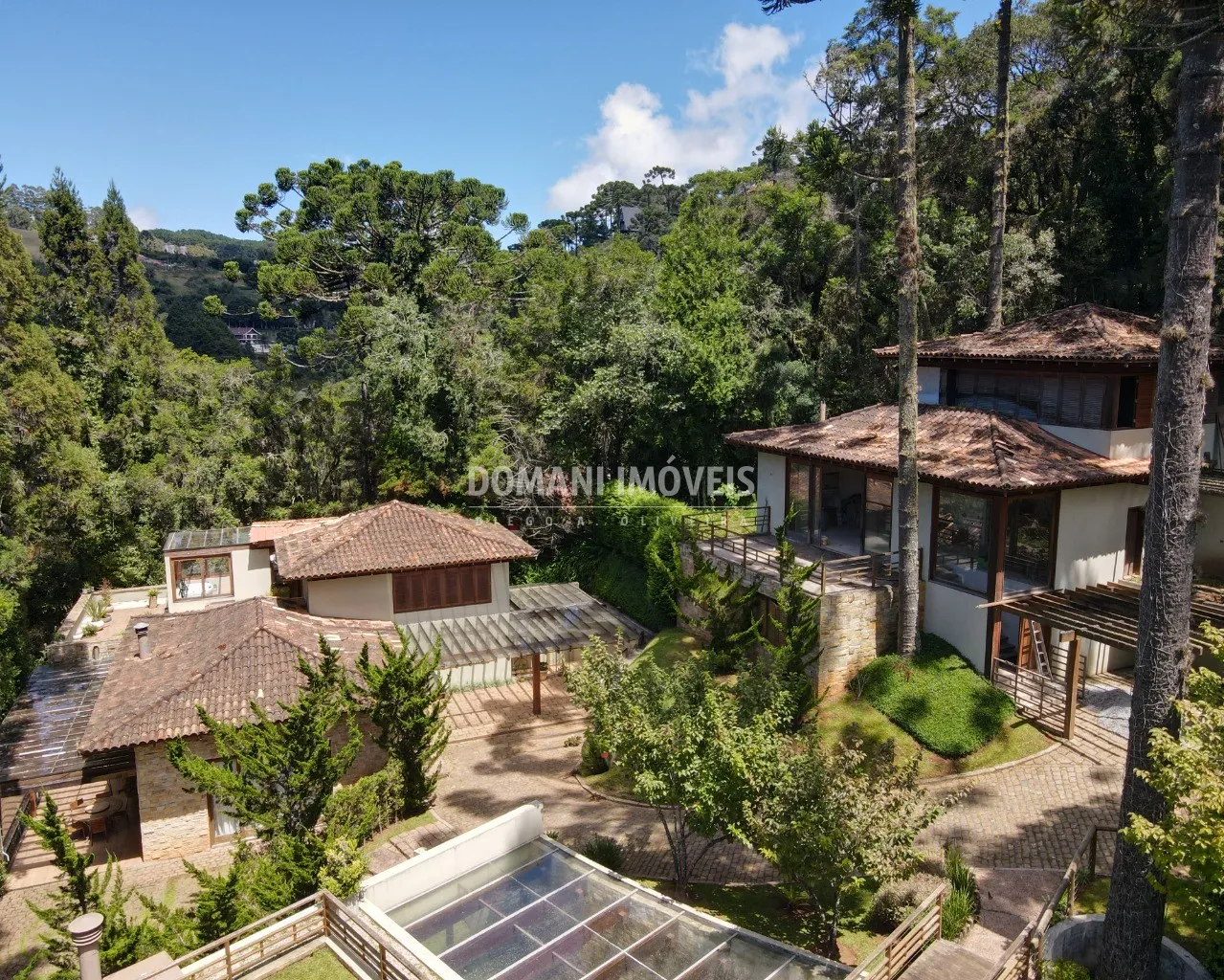 Casa à venda de 1.445 m² em Campos do Jordão, SP, Brasil