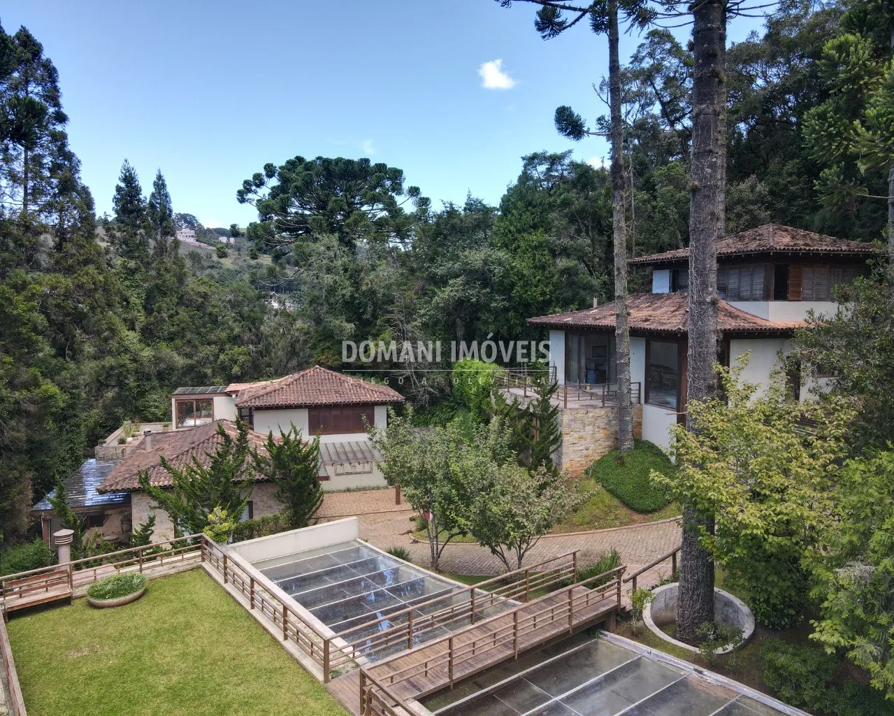 Casa à venda de 1.445 m² em Campos do Jordão, SP, Brasil