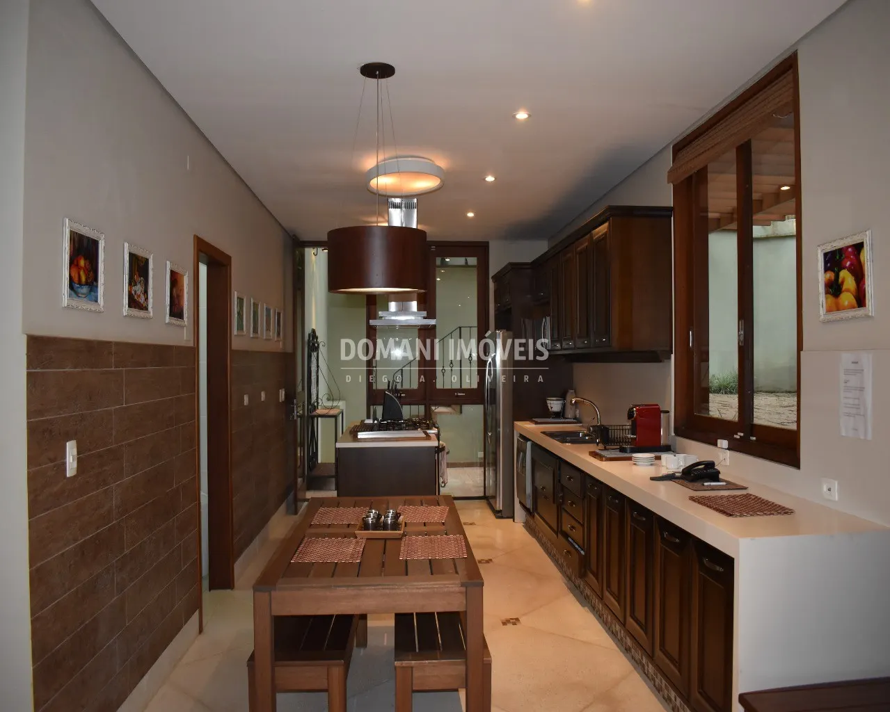 Casa à venda de 1.445 m² em Campos do Jordão, SP, Brasil
