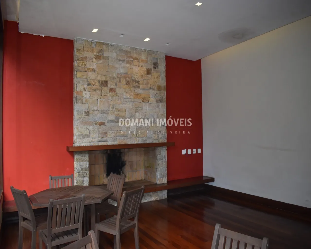 Casa à venda de 1.445 m² em Campos do Jordão, SP, Brasil