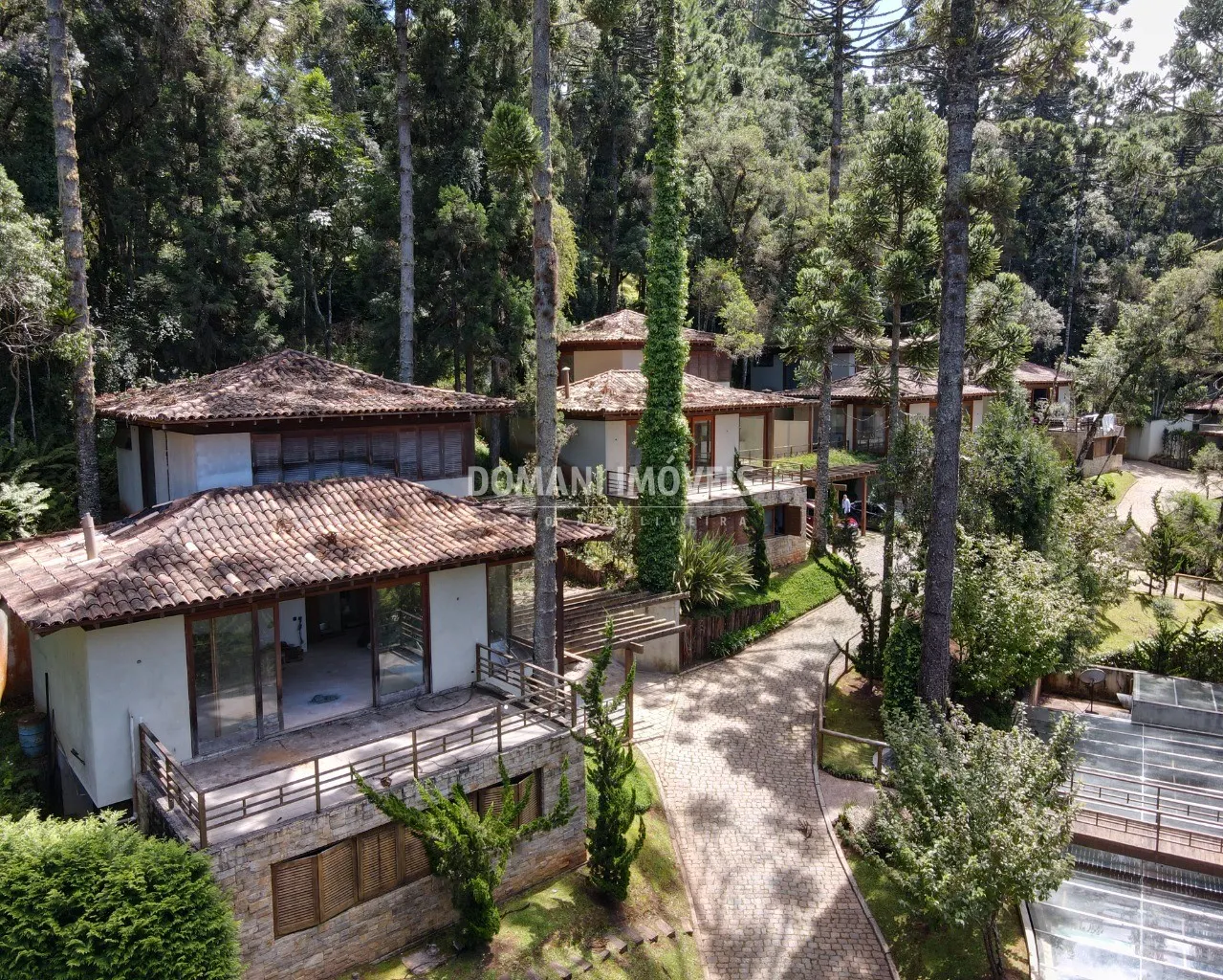 Casa à venda de 1.445 m² em Campos do Jordão, SP, Brasil