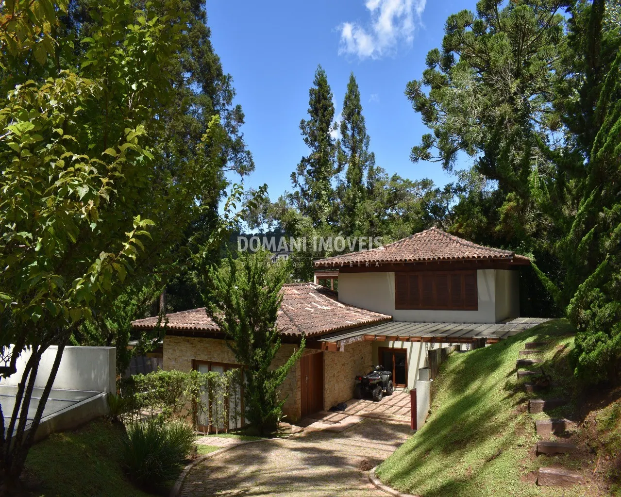 Casa à venda de 1.445 m² em Campos do Jordão, SP, Brasil