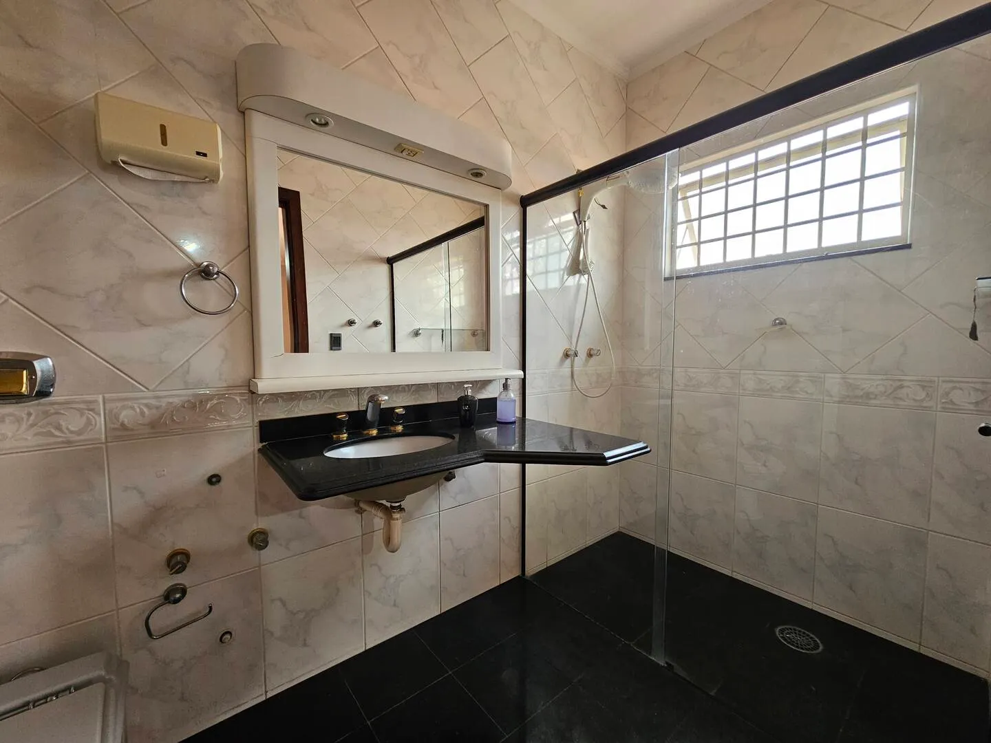 Casa à venda de 323 m² em Piraju, SP, Brasil