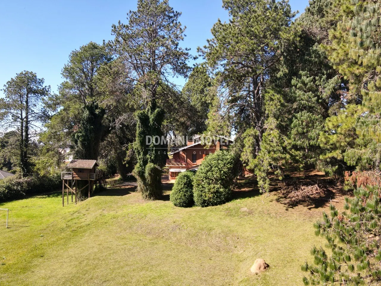 Terreno à venda de 1.100 m² em Campos do Jordão, SP, Brasil