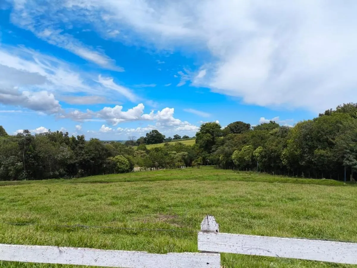 Sítio à venda de 7 ha em Cajuru, SP, Brasil