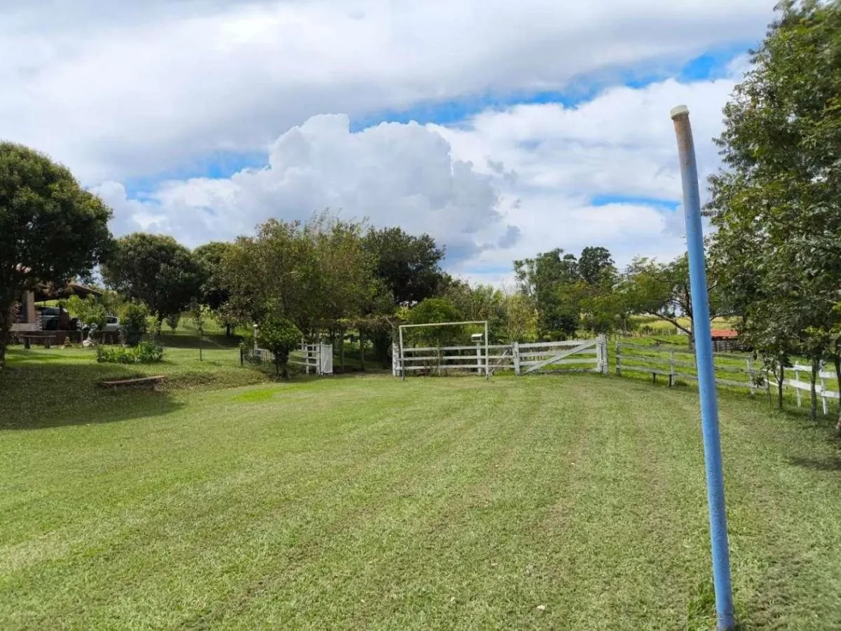 Sítio à venda de 7 ha em Cajuru, SP, Brasil