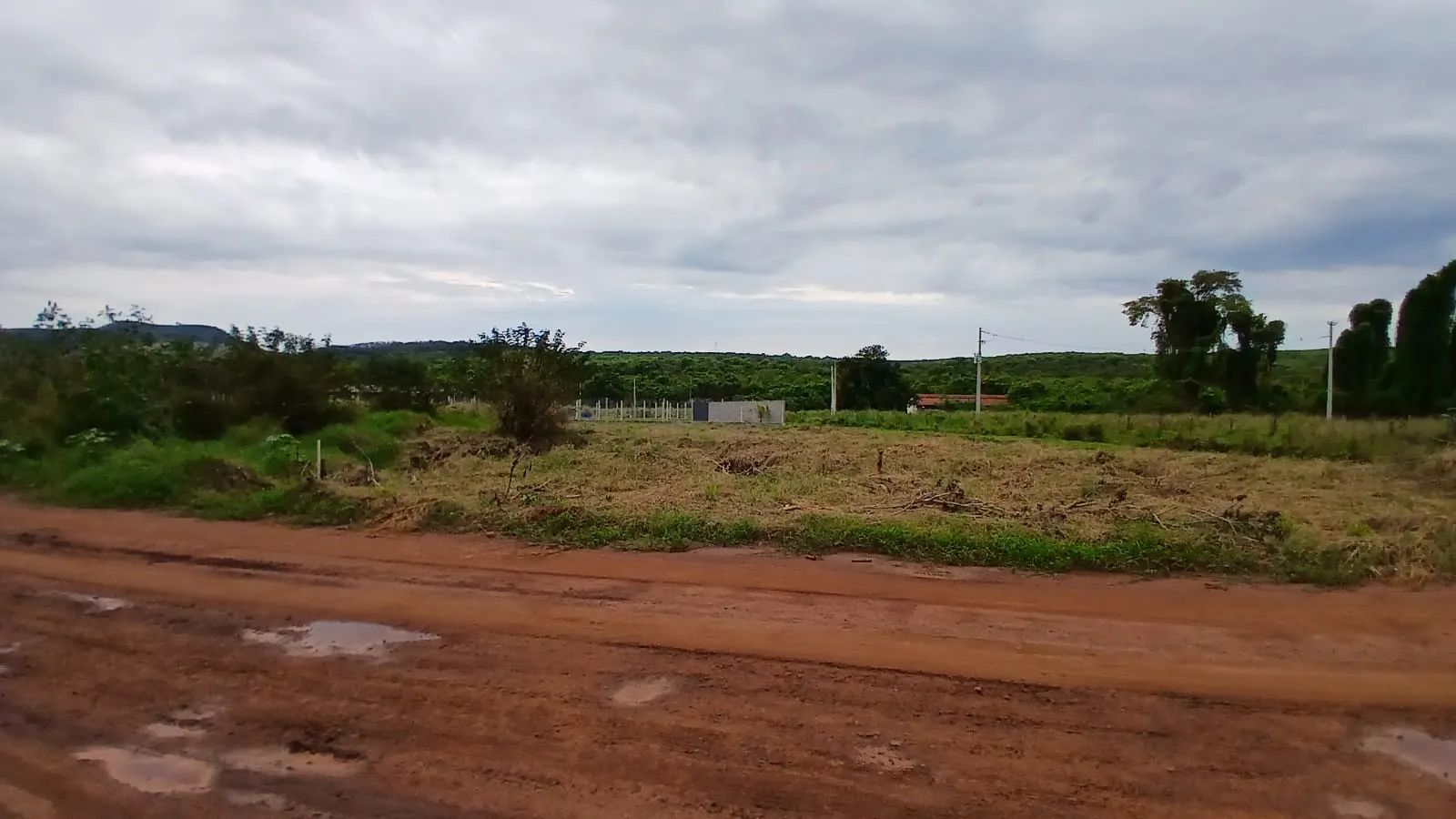 Terreno à venda de 1.073 m² em Serra Azul, SP, Brasil