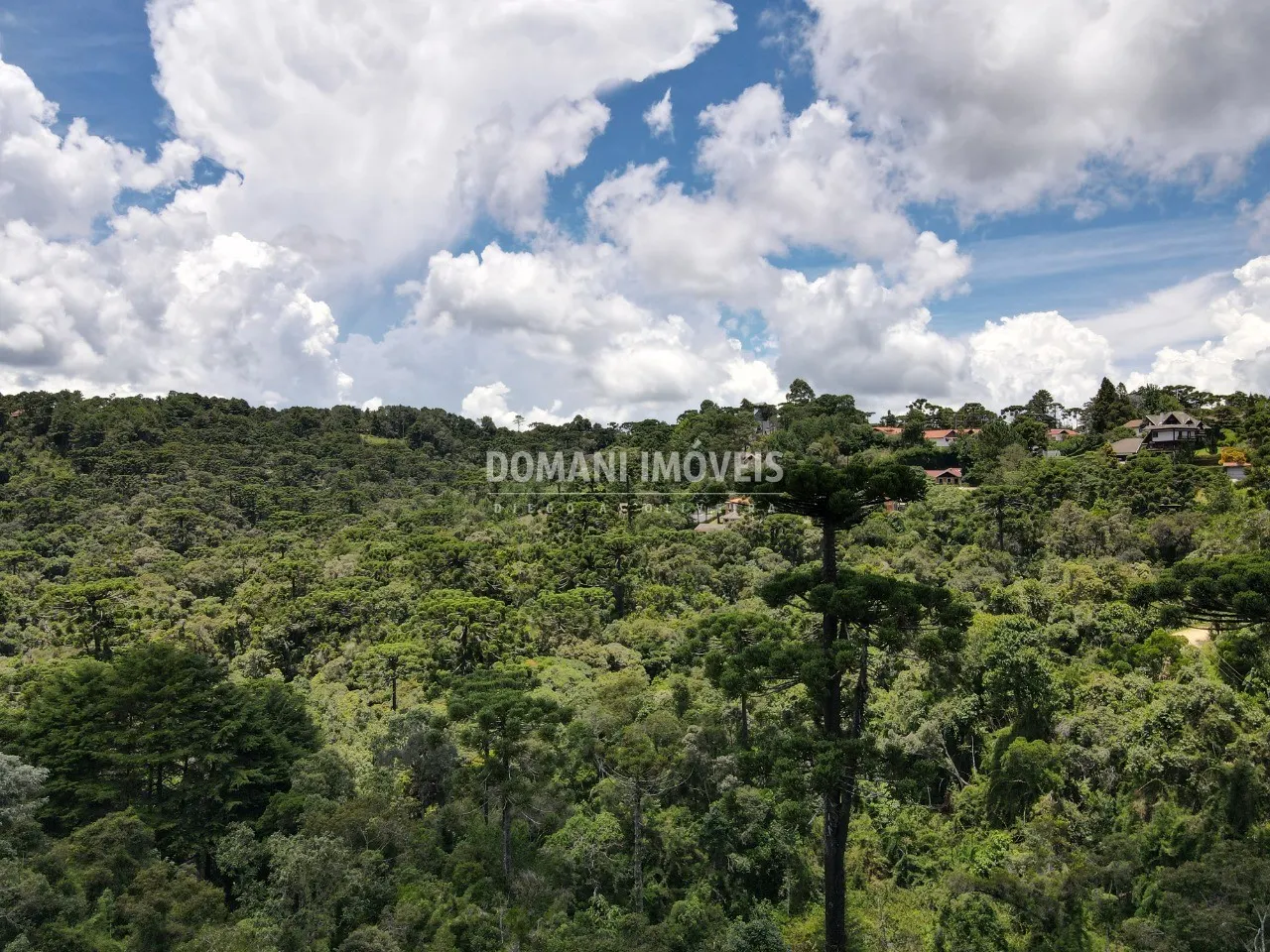 Terreno à venda de 1.110 m² em Campos do Jordão, SP, Brasil