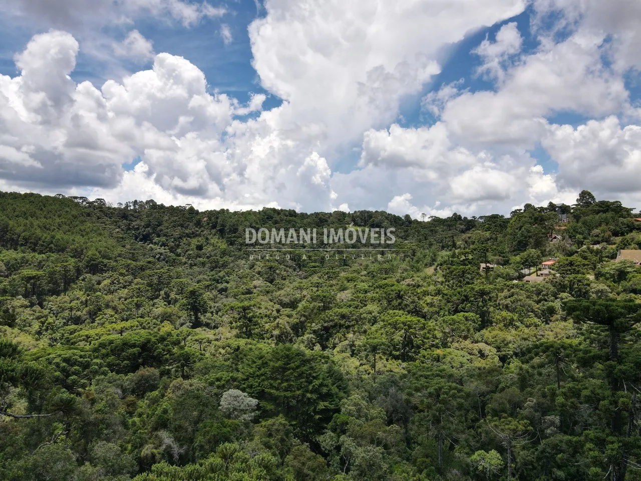 Terreno à venda de 1.110 m² em Campos do Jordão, SP, Brasil