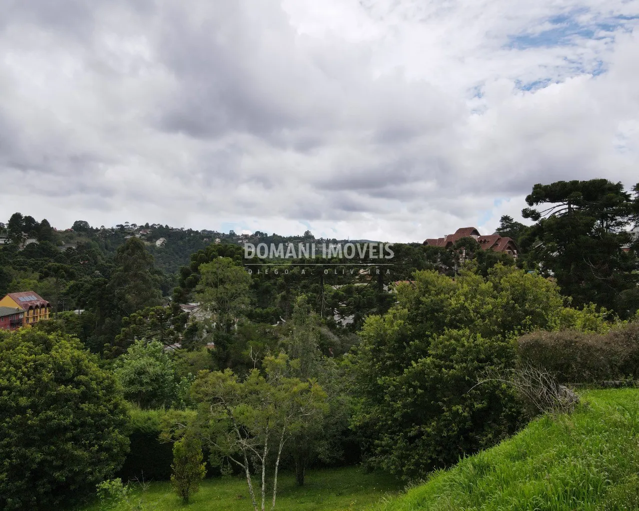 Terreno à venda de 1.410 m² em Campos do Jordão, SP, Brasil