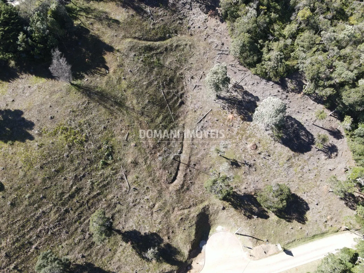 Terreno à venda de 2.150 m² em Campos do Jordão, SP, Brasil