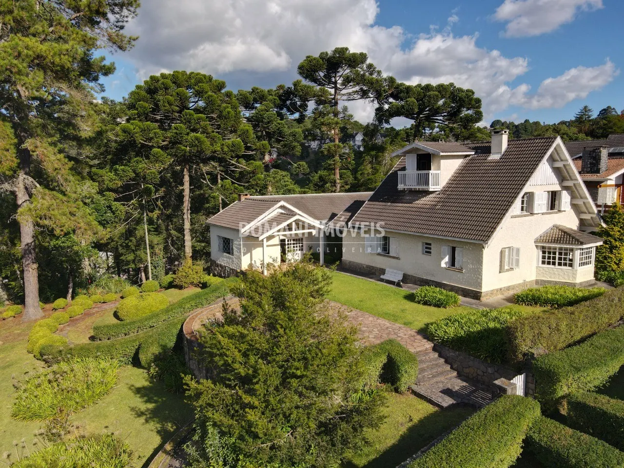 Casa à venda de 2.740 m² em Campos do Jordão, SP, Brasil