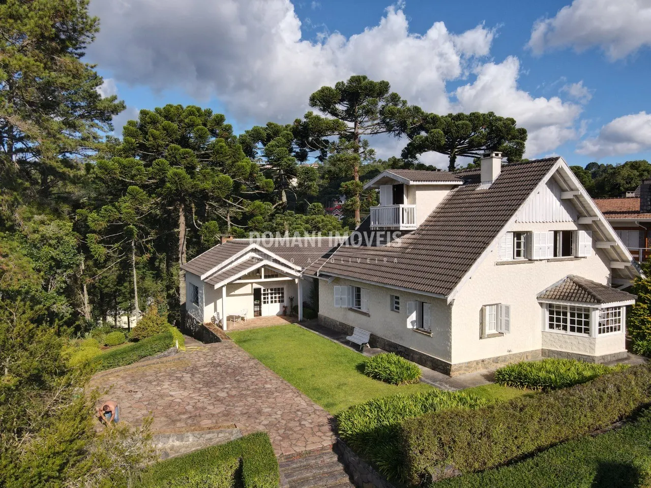 Casa à venda de 2.740 m² em Campos do Jordão, SP, Brasil