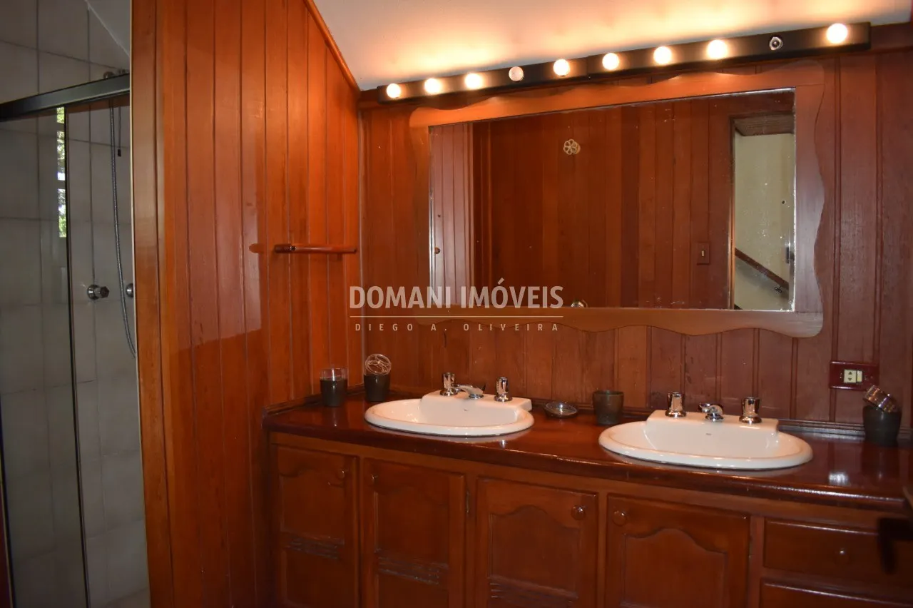 Casa à venda de 2.740 m² em Campos do Jordão, SP, Brasil