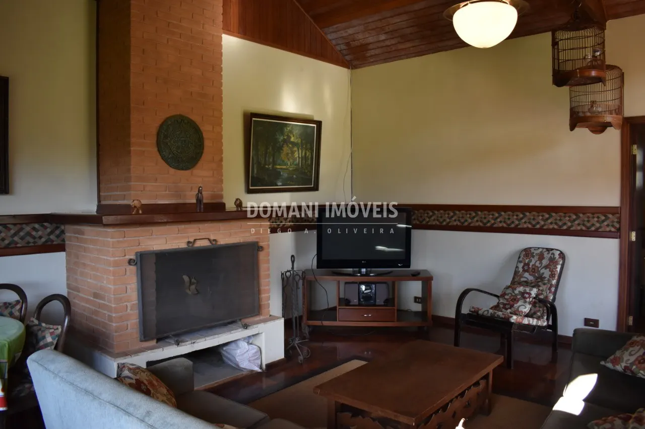 Casa à venda de 2.740 m² em Campos do Jordão, SP, Brasil