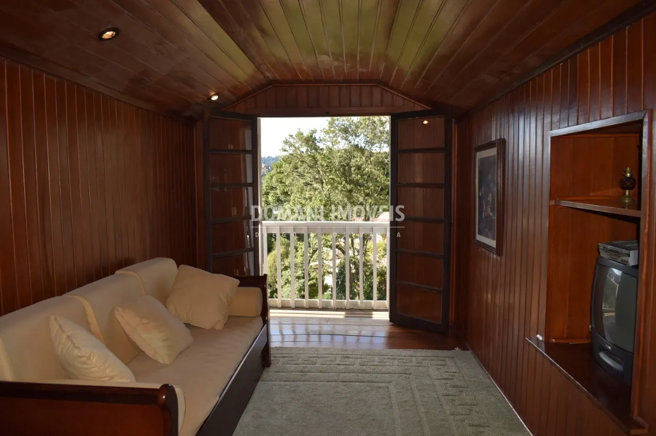 Casa à venda de 2.740 m² em Campos do Jordão, SP, Brasil