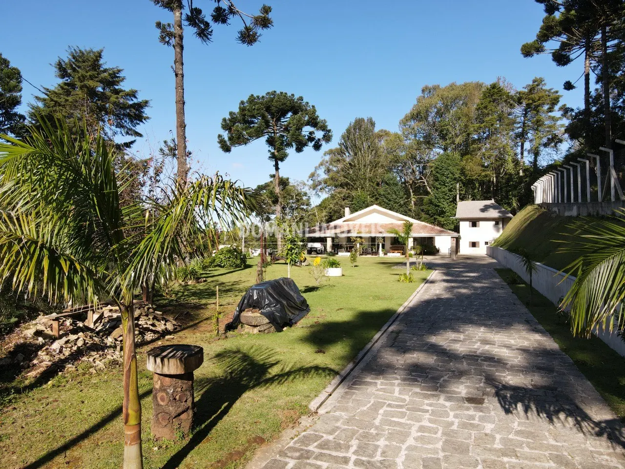 Casa à venda e para Alugar de 2.550 m² em Campos do Jordão, SP, Brasil