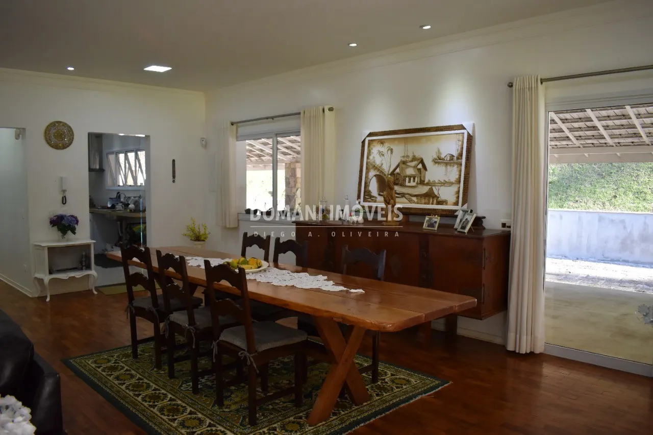 Casa à venda e para Alugar de 2.550 m² em Campos do Jordão, SP, Brasil