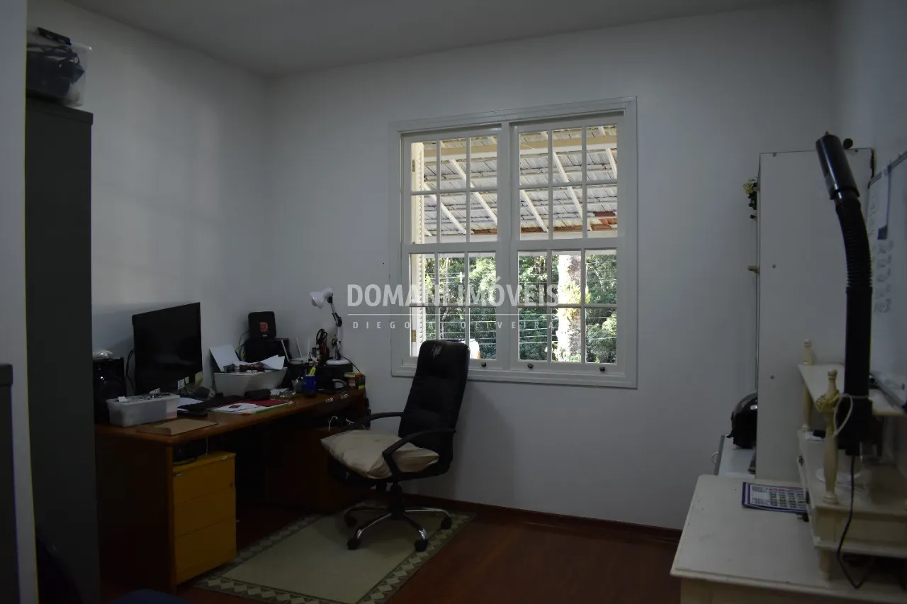 Casa à venda e para Alugar de 2.550 m² em Campos do Jordão, SP, Brasil