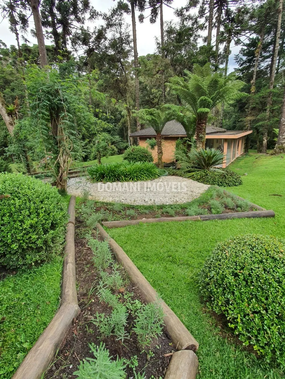 Casa à venda de 5.310 m² em Campos do Jordão, SP, Brasil