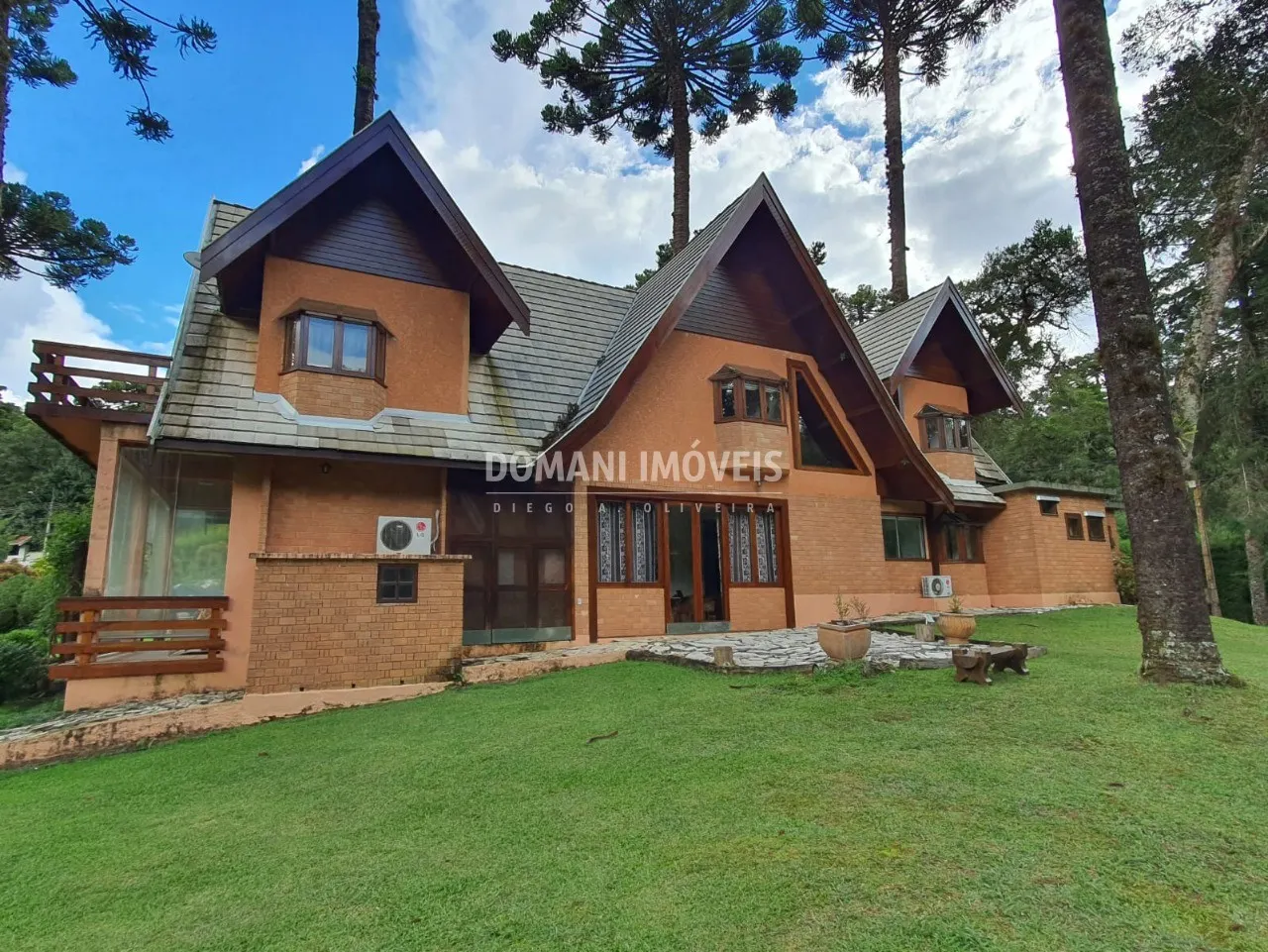 Casa à venda de 5.310 m² em Campos do Jordão, SP, Brasil