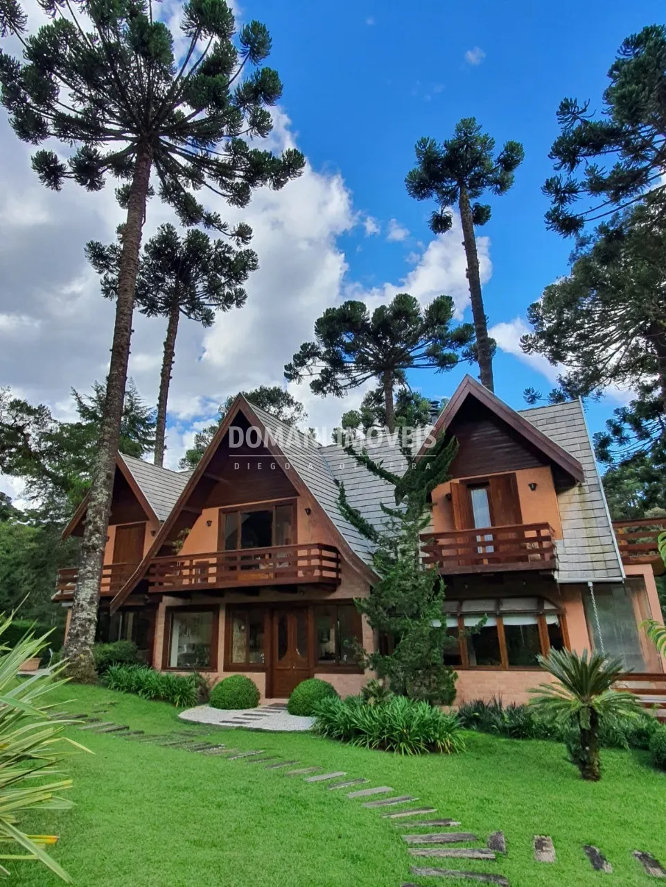 Casa à venda de 5.310 m² em Campos do Jordão, SP, Brasil