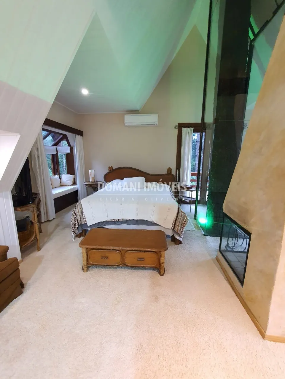 Casa à venda de 5.310 m² em Campos do Jordão, SP, Brasil