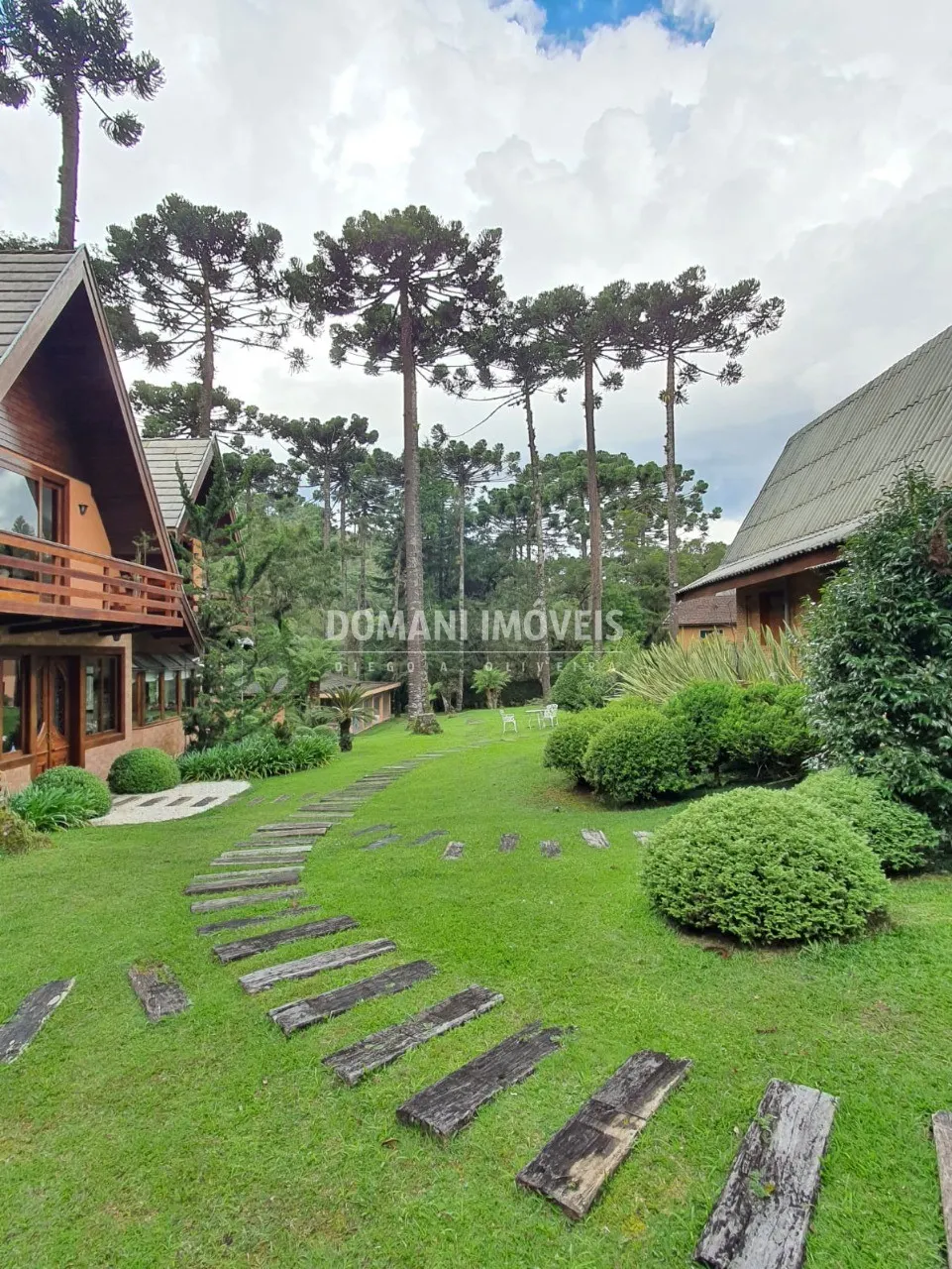Casa à venda de 5.310 m² em Campos do Jordão, SP, Brasil