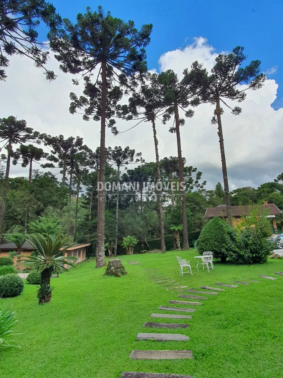 Casa à venda de 5.310 m² em Campos do Jordão, SP, Brasil