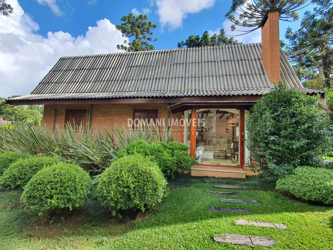 Casa à venda de 5.310 m² em Campos do Jordão, SP, Brasil