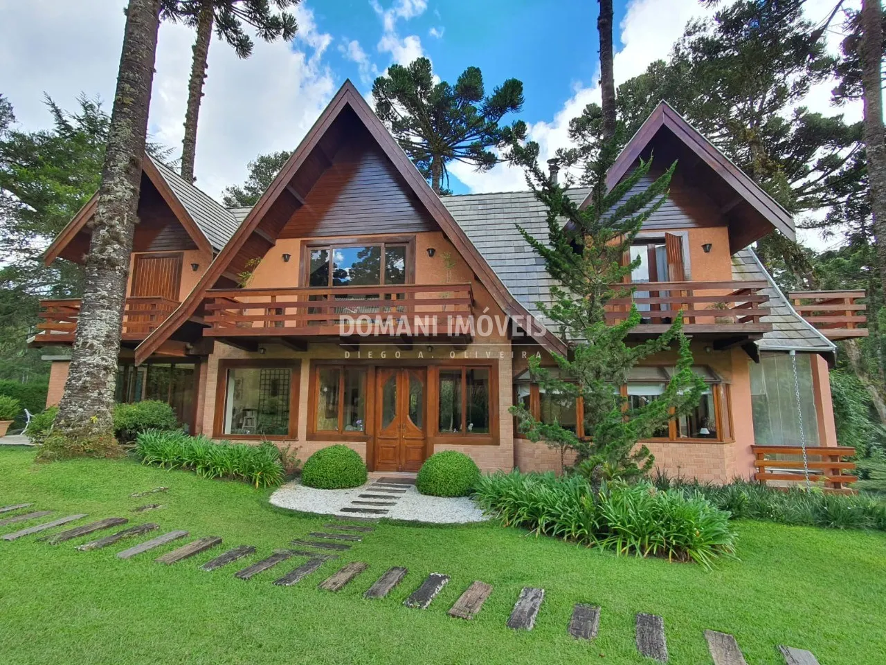 Casa à venda de 5.310 m² em Campos do Jordão, SP, Brasil