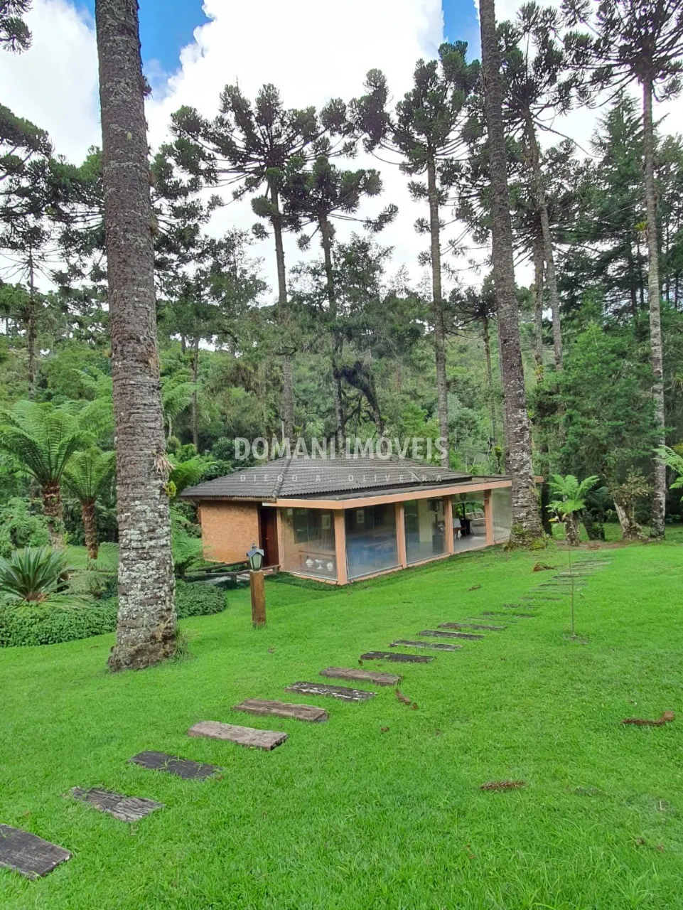 Casa à venda de 5.310 m² em Campos do Jordão, SP, Brasil