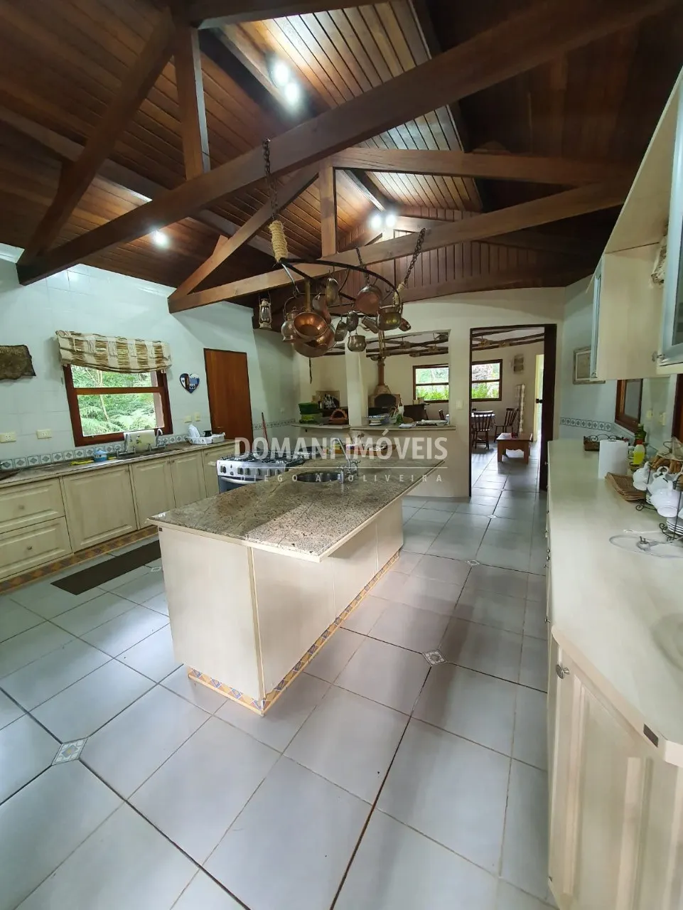 Casa à venda de 5.310 m² em Campos do Jordão, SP, Brasil