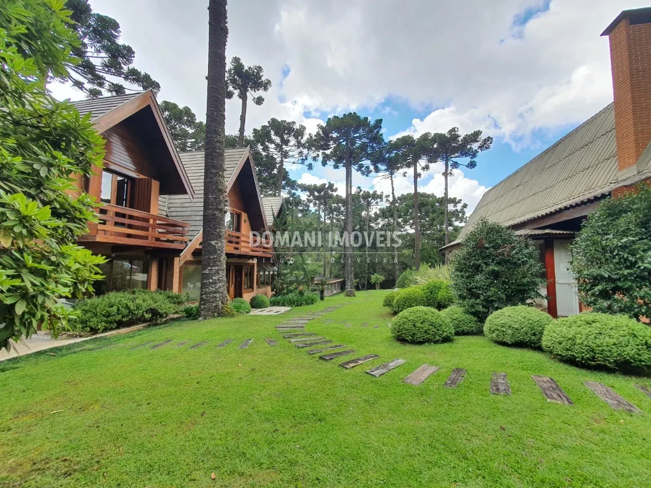 Casa à venda de 5.310 m² em Campos do Jordão, SP, Brasil