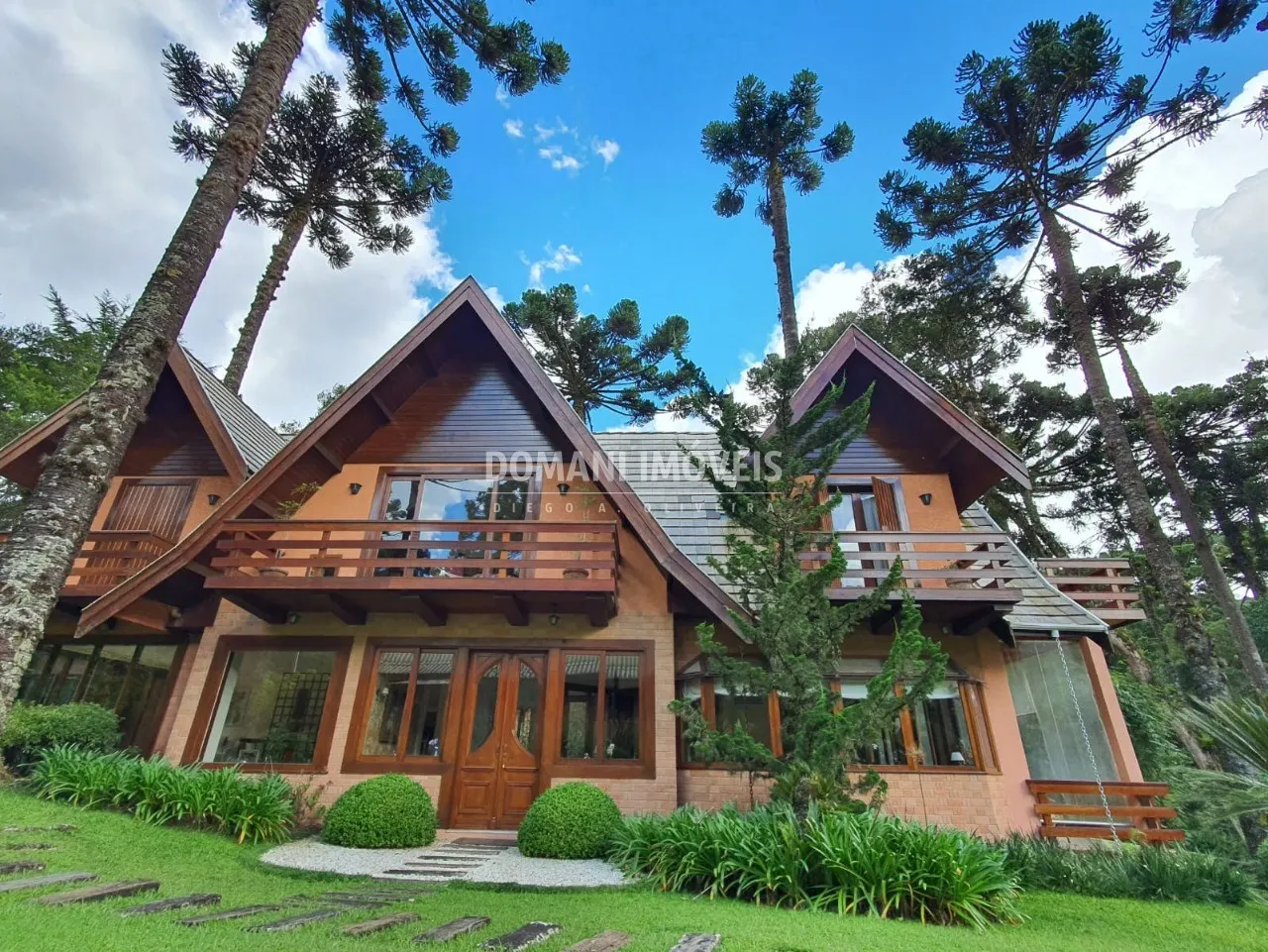 Casa à venda de 5.310 m² em Campos do Jordão, SP, Brasil