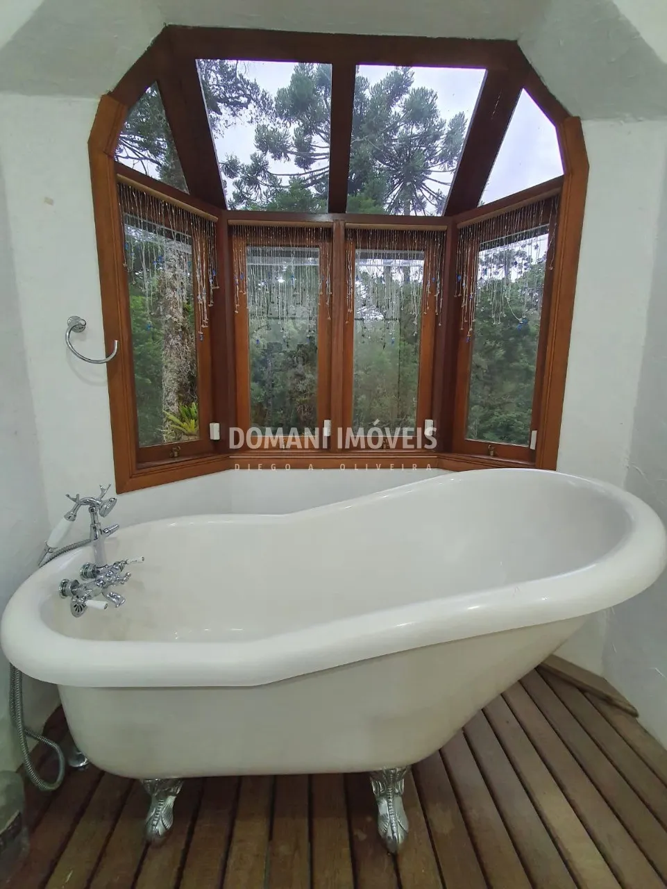 Casa à venda de 5.310 m² em Campos do Jordão, SP, Brasil
