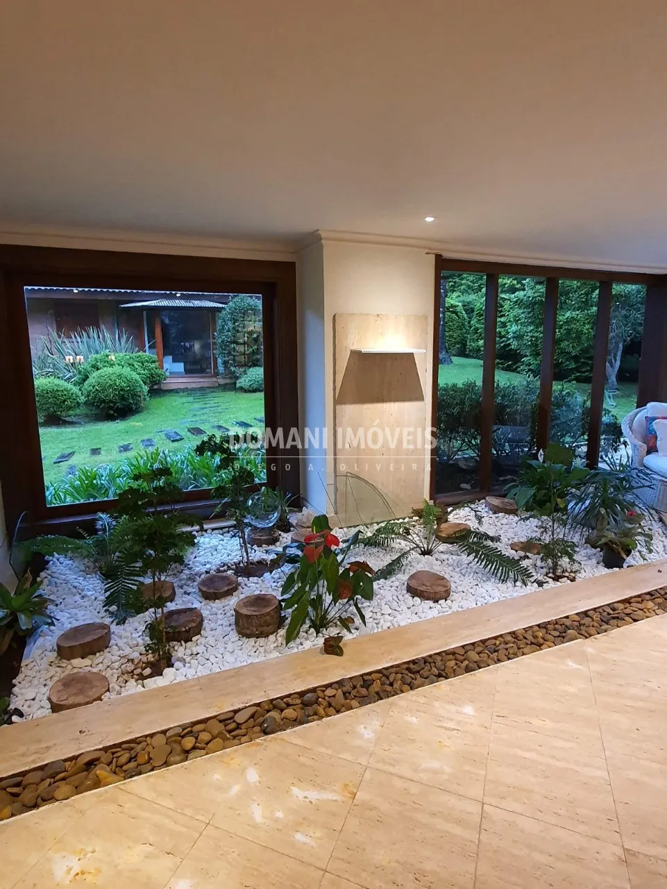 Casa à venda de 5.310 m² em Campos do Jordão, SP, Brasil