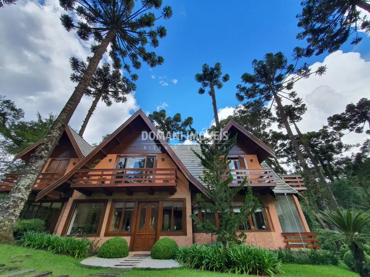 Casa à venda de 5.310 m² em Campos do Jordão, SP, Brasil