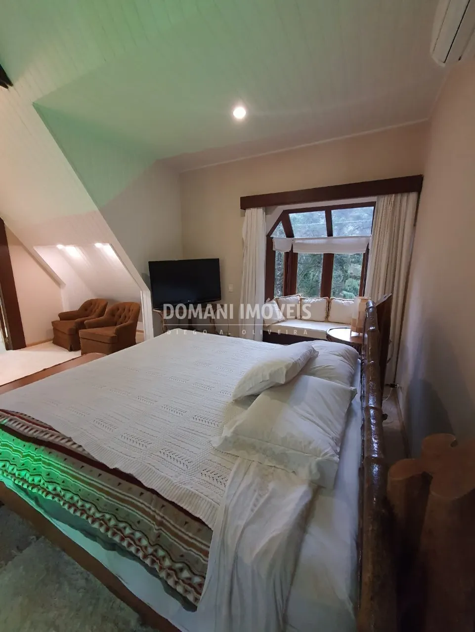 Casa à venda de 5.310 m² em Campos do Jordão, SP, Brasil