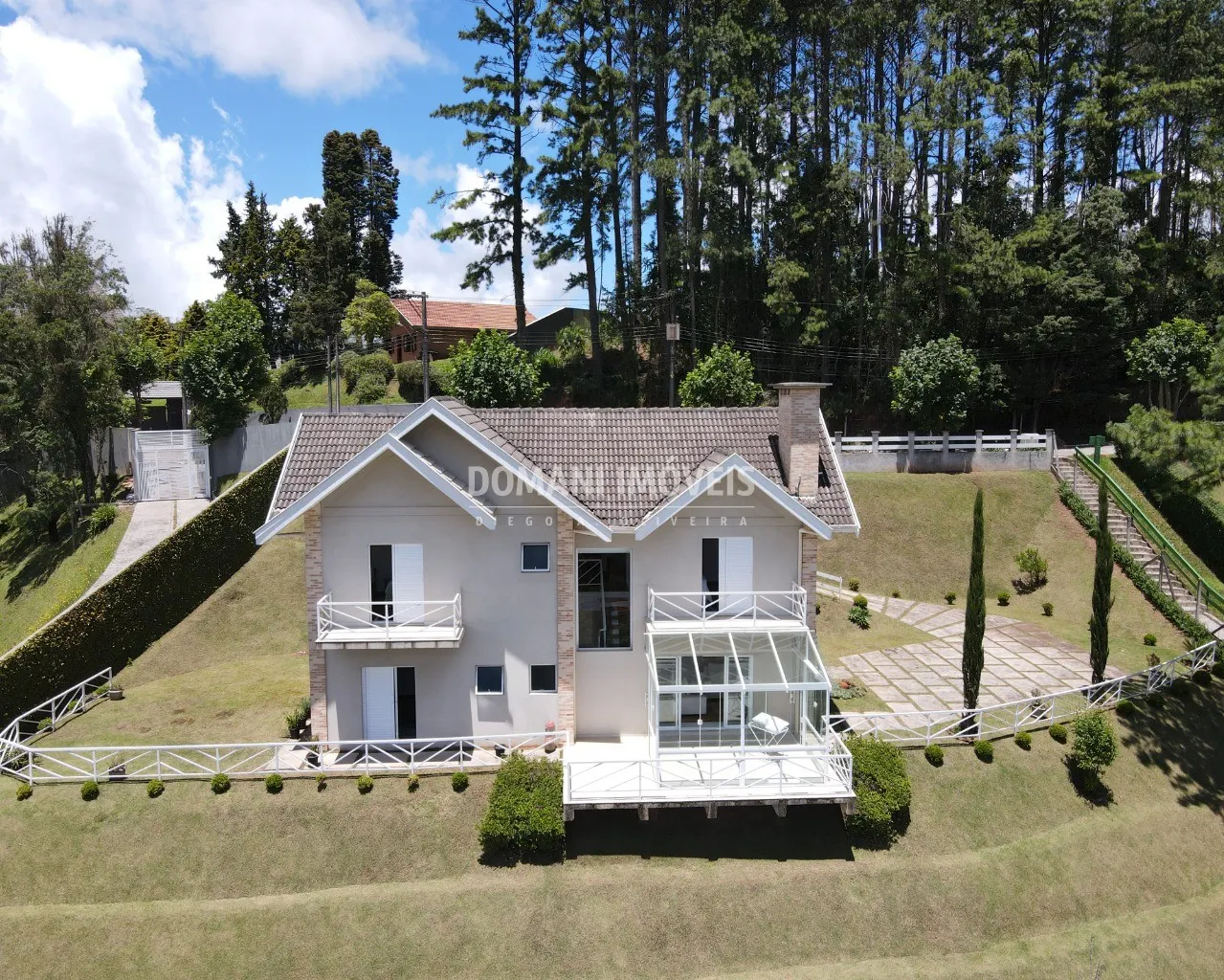 Casa à venda de 1.070 m² em Campos do Jordão, SP, Brasil