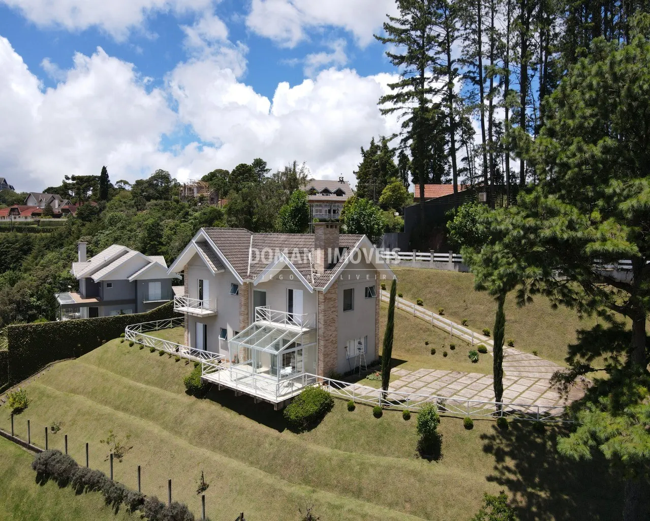 Casa à venda de 1.070 m² em Campos do Jordão, SP, Brasil