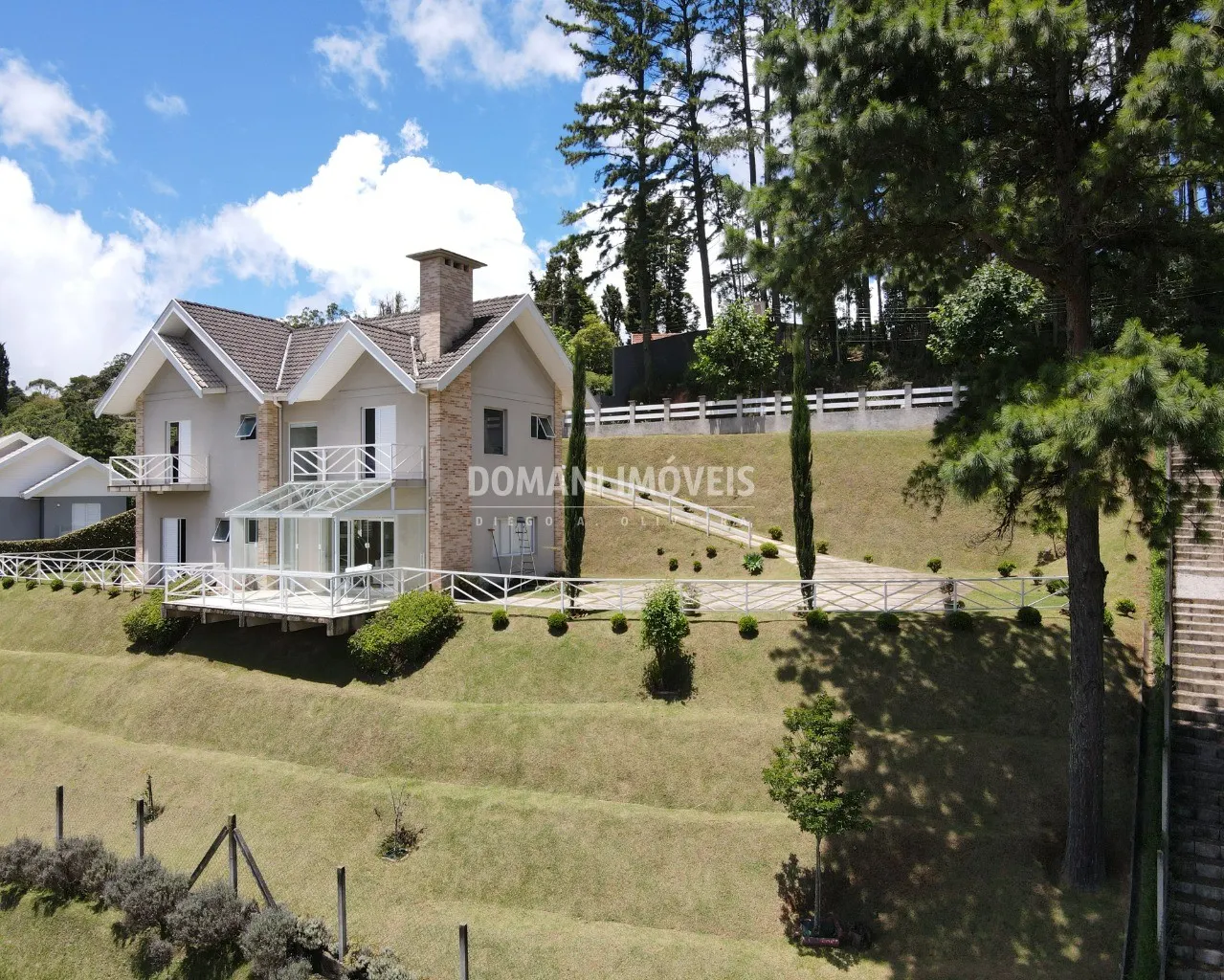 Casa à venda de 1.070 m² em Campos do Jordão, SP, Brasil
