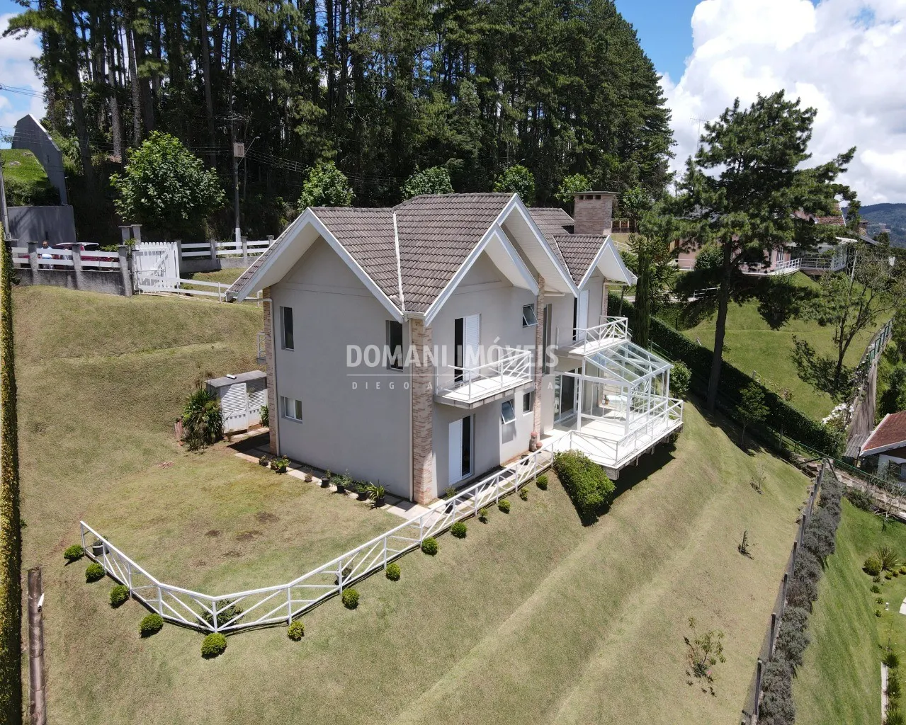 Casa à venda de 1.070 m² em Campos do Jordão, SP, Brasil