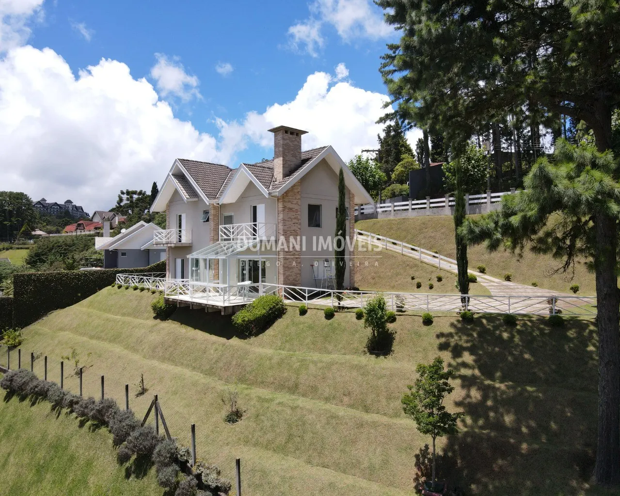 Casa à venda de 1.070 m² em Campos do Jordão, SP, Brasil