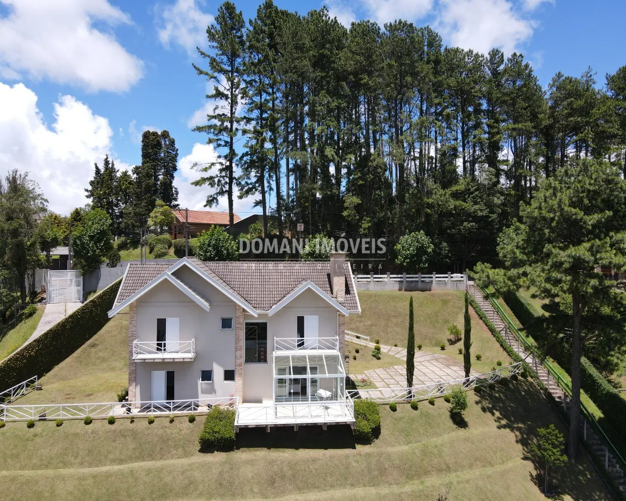 Casa à venda de 1.070 m² em Campos do Jordão, SP, Brasil