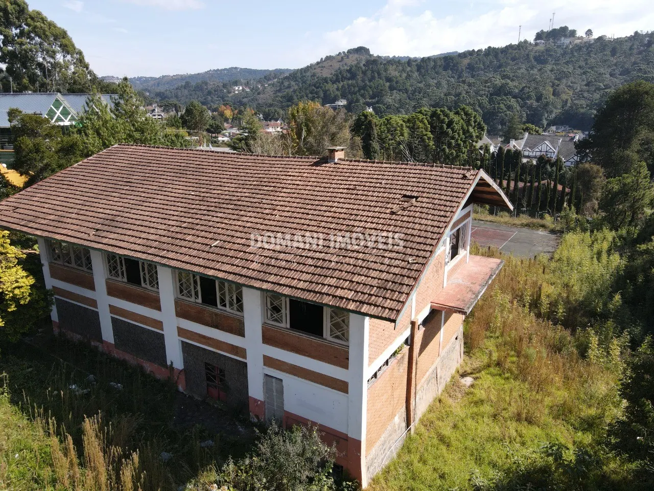 Comercial à venda de 4.560 m² em Campos do Jordão, SP, Brasil